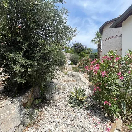 Monix Homes-villa Magic Garden